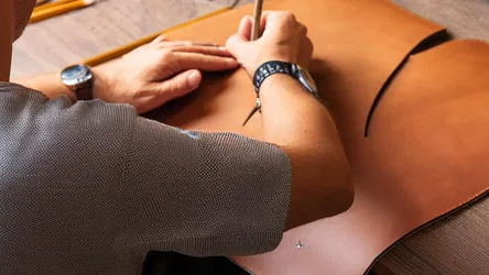 Dal Design alla Realizzazione Prodotti in Cuoio di Qualita